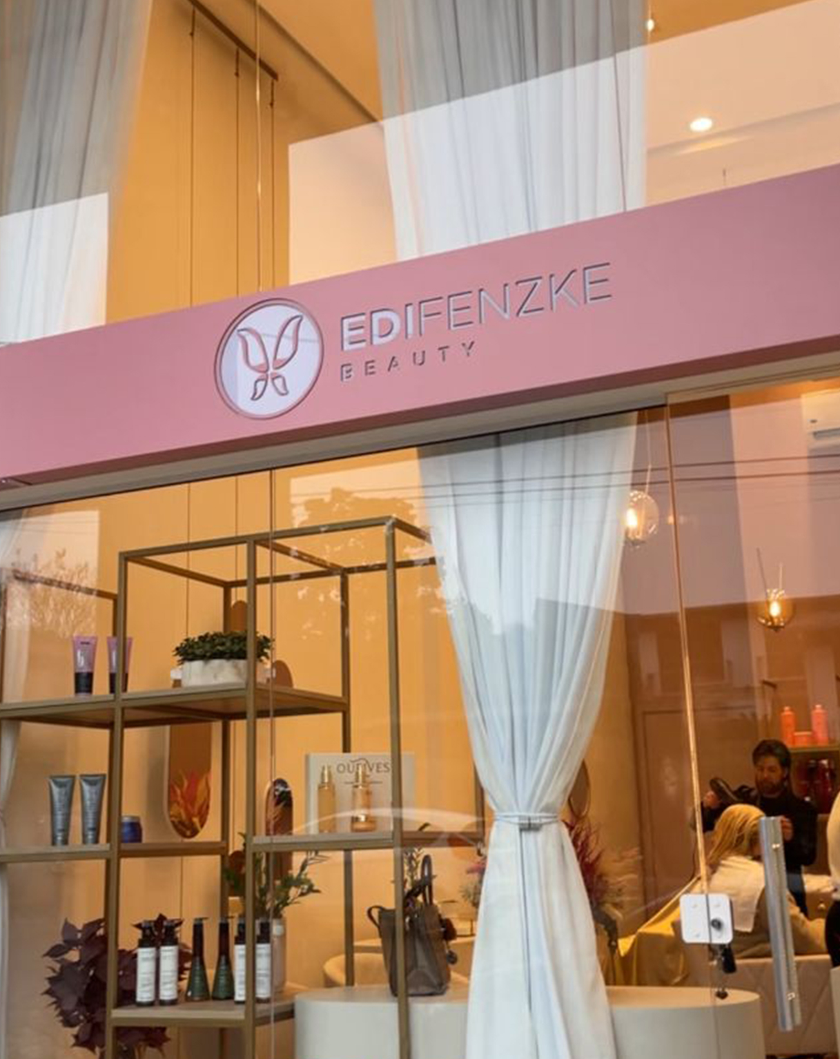 Fachada com Marca Aplicada